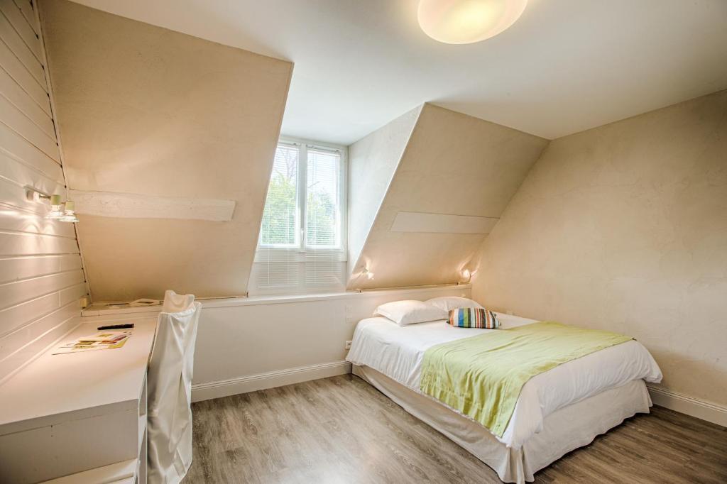 Logis Hotel Restaurant L'Ile De Sees Macé Стая снимка